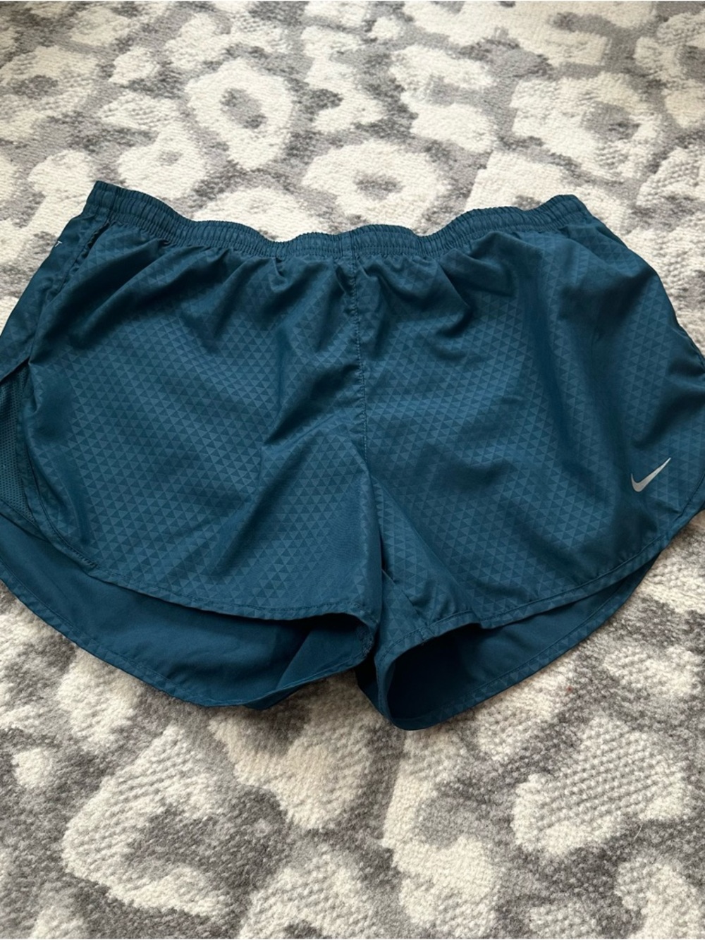 Nike Dri Fit Large L Women’s Running Shorts Blue Teal Athletic Geo Print Active